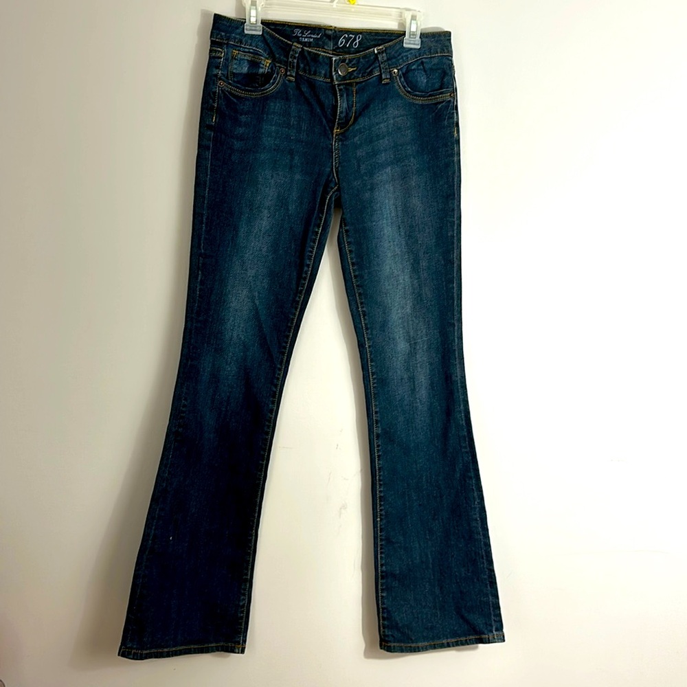 Limited 678 boot cut jeans size 8L